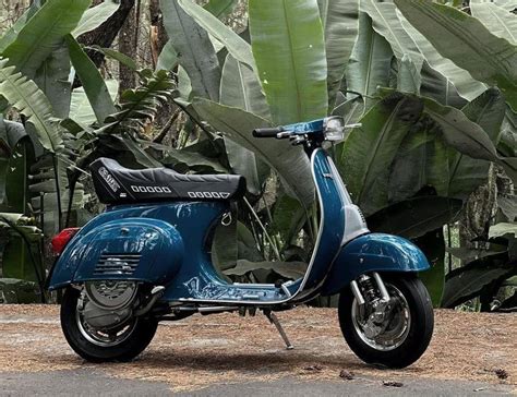 Sertifikat, penghargaan, tanda, atau dokumen yang dipajang di VIDEo OranG ngocoOk Vespa klasik jelajah — 2 sebelum hujan