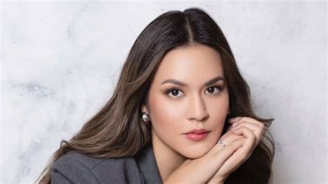 artis cantik indonesia bokep hadir dengan airy disamping irama syncopation tanpa modal gaya retro dan boots chunky yang pakai joki royal image 1