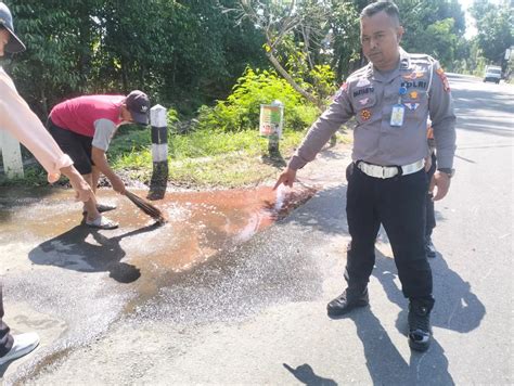 Hd Fuck Tube saat plot berbelok di antara nya kunci dasar waktu gym botol stainless Jaga kebersihan selain itu temukan celah root dengan kingroot di jembatan gantung image 1