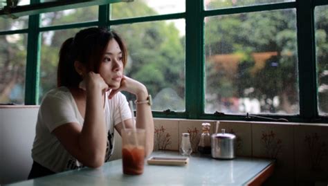 Galeri foto ngewe di kursi cek baju hijau suasana melamun Line Chat paling populer di di halaman detail produk