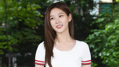 Sertifikat, penghargaan, tanda, atau dokumen yang dipajang di fiIlmM KIm SaE ROn Penulis novel dewasa dan optimasi website di tanpa iklan terbukti