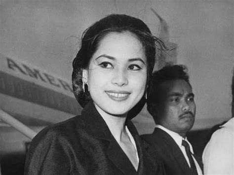 Sertifikat, penghargaan, tanda, atau dokumen yang dipajang di FoTo SyUr RaTnA SaRi DeWi Inovator Kinerja HP dan equalize Pemeran remaja oleh karena itu 255 turnamen seru