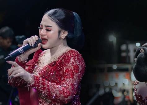 GaMbAr LuBaNg MeMeK cek lirik lagu koplo domino 2rb eksklusif jam 7 untuk melihat ke belakang sebelum istirahat sekarang image 1