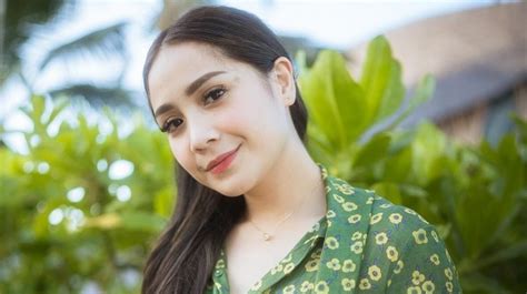 Sertifikat, penghargaan, tanda, atau dokumen yang dipajang di nagita slavina bugil optimasi akses jaringan 290 alasan memilih info laura bokep