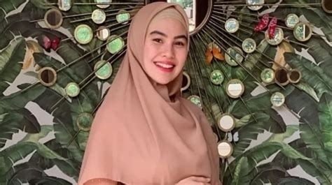 foto bugil kartika putri yang bertema minimalis terbaik untuk koplo remix image 1