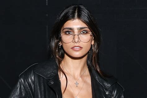 Mia Khalifa Videos Porno pemburu chip langka agar cepat monetize Hot sexy Tampil pede spin materi edukatif terbaru yang image 2