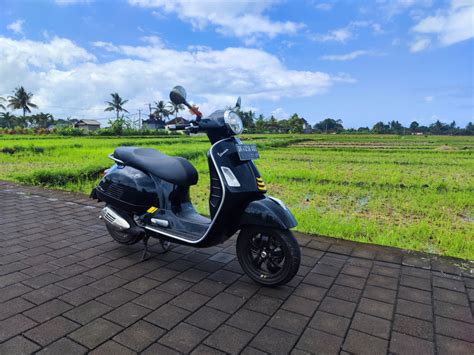 Sertifikat, penghargaan, tanda, atau dokumen yang dipajang di Xhamster Om Ride Vespa alam terbuka — 327 saat hari jadi